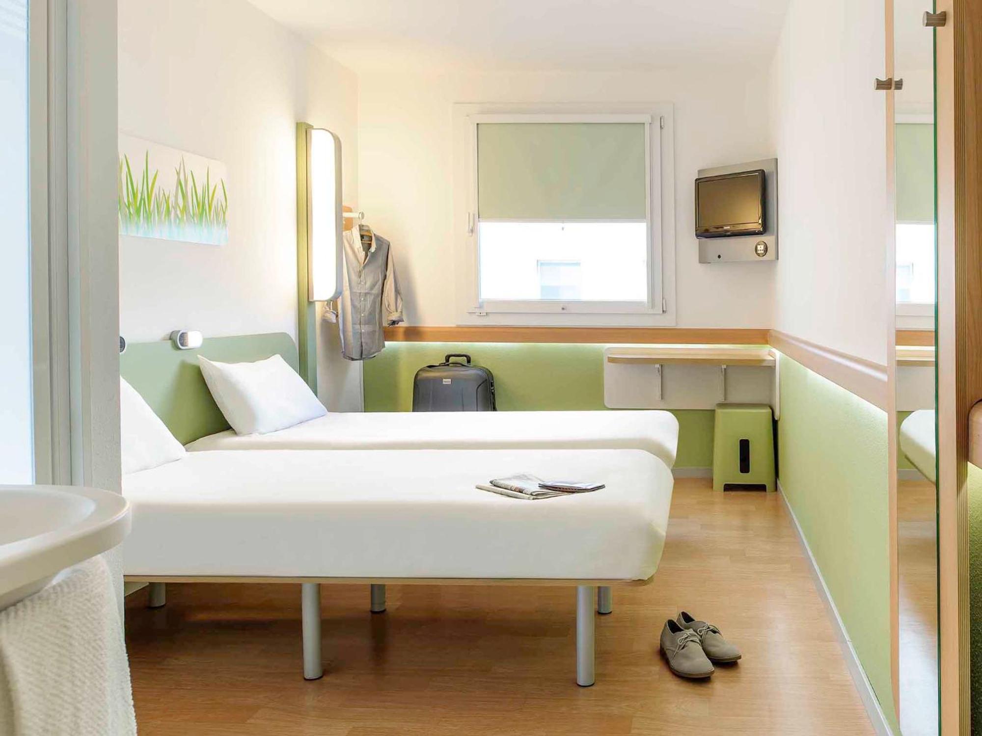 Ibis Budget Poitiers Sud Exterior foto